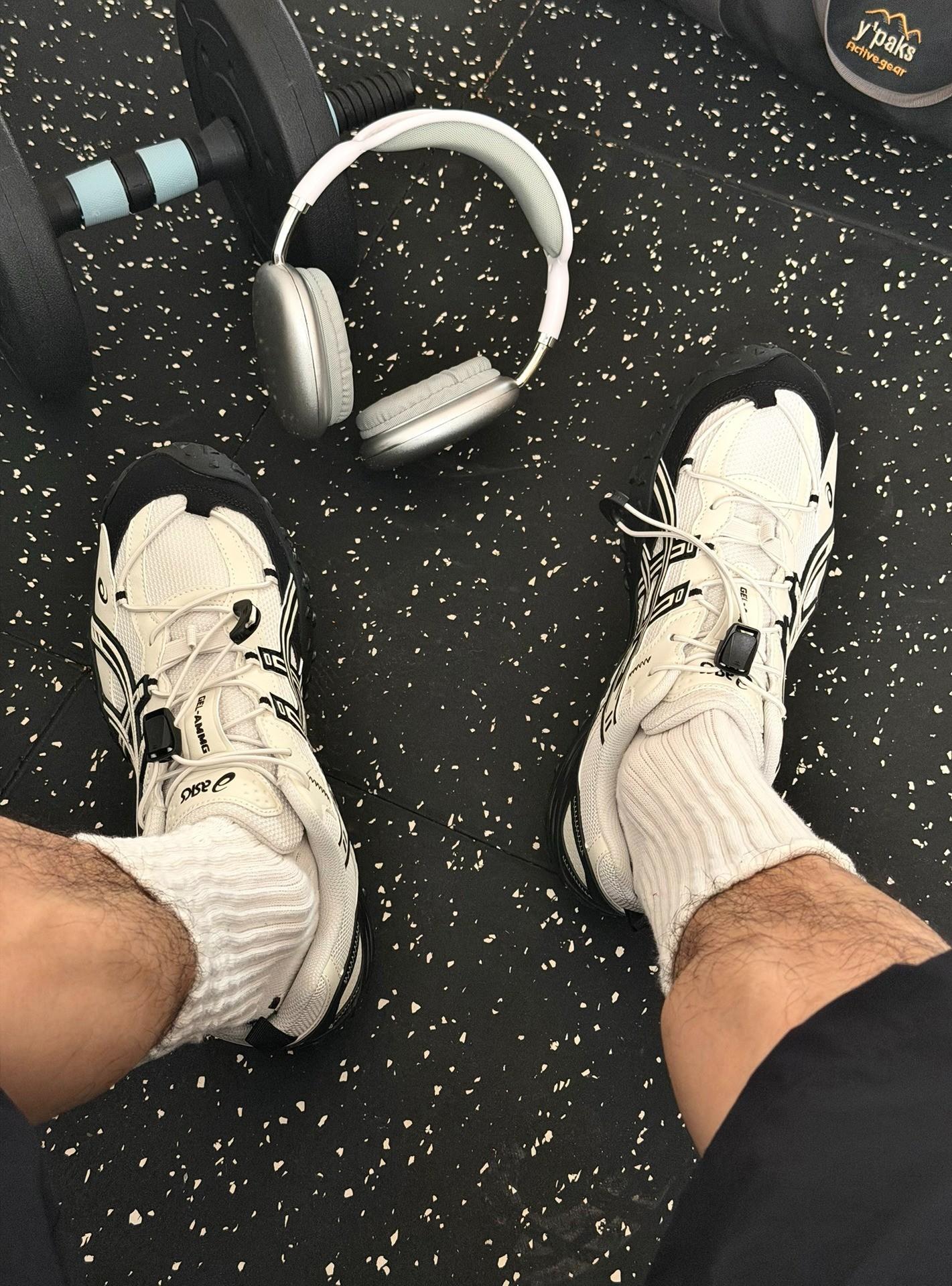 早秋通勤鞋不想闷脚❓ASICS 薄底复古跑鞋,透气缓震日常穿太香了❗️